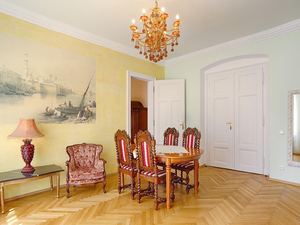 Lyra Apartments Karlovy Vary Quarto foto