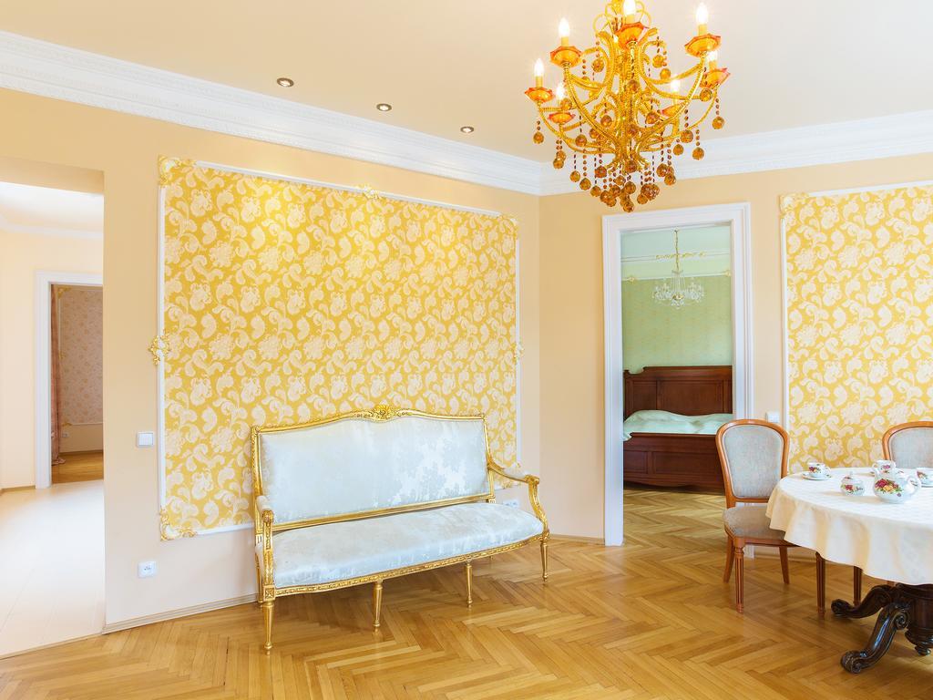 Lyra Apartments Karlovy Vary Quarto foto